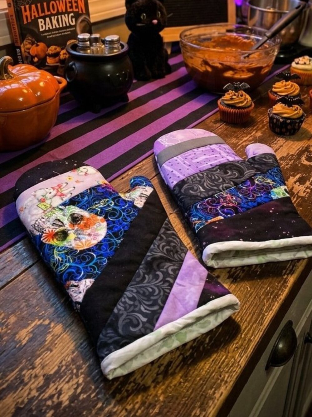 Handmade Unique Quilted Patchwork Halloween Oven Mitts Kitchen Linens Cooking